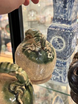Grande collection de dix-neuf pots à chaux en grès, Vietnam, 14ème et postérieur — photo 32