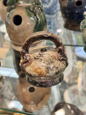 Grande collection de dix-neuf pots à chaux en grès, Vietnam, 14ème et postérieur — photo 7