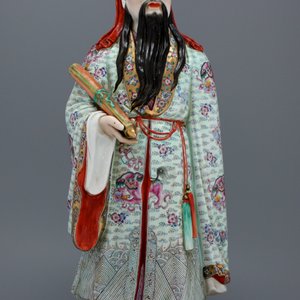 Grande figure d'un immortel en porcelaine de Chine, famille rose, République — photo 1