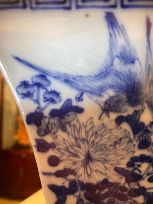 Grande garniture d'autel en porcelaine de Chine en bleu et blanc, 19ème — photo 11