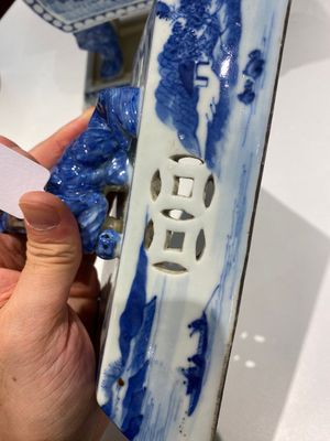 Grande garniture d'autel en porcelaine de Chine en bleu et blanc, 19ème — photo 40