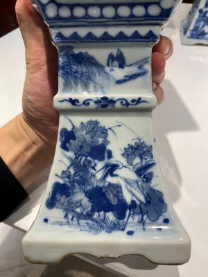 Grande garniture d'autel en porcelaine de Chine en bleu et blanc, 19ème — photo 6