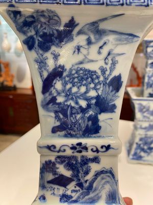 Grande garniture d'autel en porcelaine de Chine en bleu et blanc, 19ème — photo 8