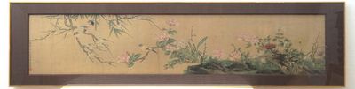 Grande peinture sur rouleau, encadrée, à décor d'oiseau et de fleurs, Chine, 18e