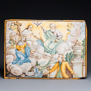 Grande plaque en faïence de Castelli polychrome figurant un chanteur devant Christ, Dieu et la Vierge, Italie, 18ème — photo 1