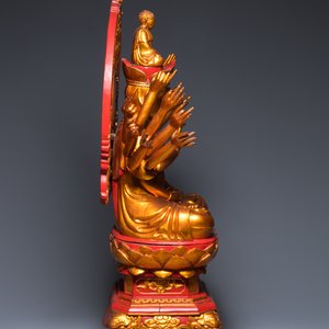 Grande sculpture d'Avalokitesvara à 18 bras en bois laqué rouge et doré, Vietnam, 19/20ème — photo 3