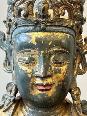 Grande sculpture en bronze laqué et doré représentant un Bodhisattva, Chine, Ming — photo 19
