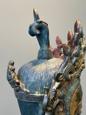 Grande sculpture en bronze laqué et doré représentant un Bodhisattva, Chine, Ming — photo 23