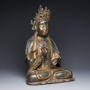 Grande sculpture en bronze laqué et doré représentant un Bodhisattva, Chine, Ming — photo 1