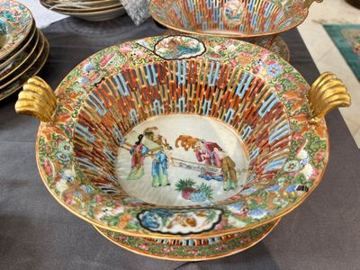 Grande service de table de 81 pièces en porcelaine de Chine famille rose de Canton, 19ème — photo 78