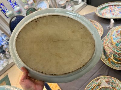 Grande service de table de 81 pièces en porcelaine de Chine famille rose de Canton, 19ème — photo 9
