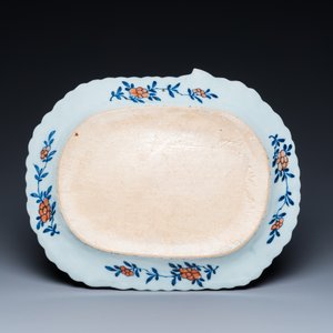 Grande terrine couverte sur son support en porcelaine de Chine famille rose à décor de feuilles de tabac, Qianlong — photo 3