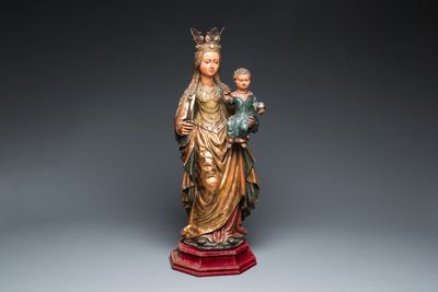 Grande Vierge à l'Enfant en bois sculpté et polychromé, Flandres, 16/17ème