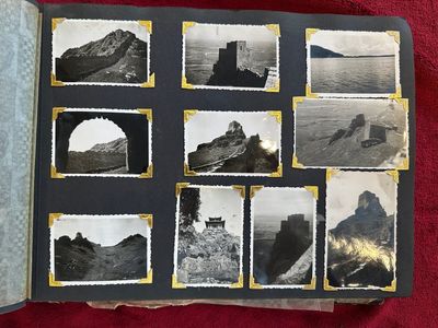 (Graphic content!) A photo album with sights of China and post-war scenes, 20th C. — photo 8