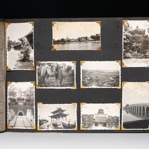(Graphic content!) A photo album with sights of China and post-war scenes, 20th C. — photo 12