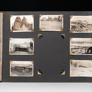 (Graphic content!) A photo album with sights of China and post-war scenes, 20th C. — photo 3