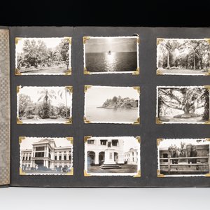 (Graphic content!) A photo album with sights of China and post-war scenes, 20th C. — photo 4