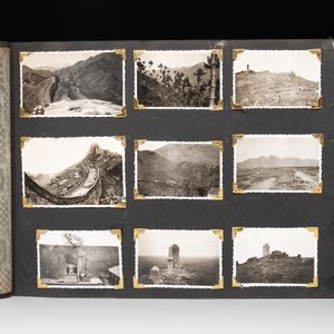 (Graphic content!) A photo album with sights of China and post-war scenes, 20th C. — photo 9