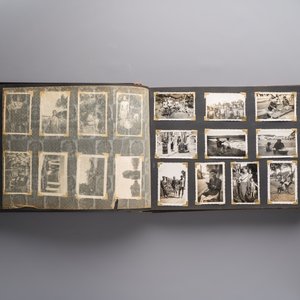 (Graphic content!) A photo album with views of China and Southeast Asia, incl. French military presence, wartime scenes and executions, 20th C. — photo 18