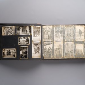 (Graphic content!) A photo album with views of China and Southeast Asia, incl. French military presence, wartime scenes and executions, 20th C. — photo 21