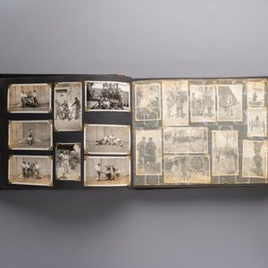 (Graphic content!) A photo album with views of China and Southeast Asia, incl. French military presence, wartime scenes and executions, 20th C. — photo 23