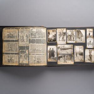 (Graphic content!) A photo album with views of China and Southeast Asia, incl. French military presence, wartime scenes and executions, 20th C. — photo 24