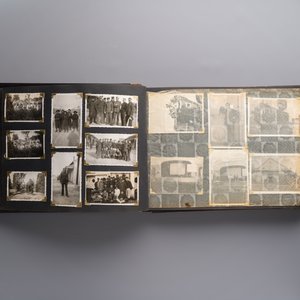 (Graphic content!) A photo album with views of China and Southeast Asia, incl. French military presence, wartime scenes and executions, 20th C. — photo 25