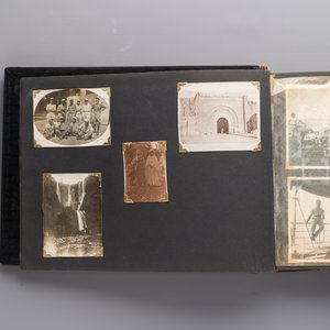 (Graphic content!) A photo album with views of China and Southeast Asia, incl. French military presence, wartime scenes and executions, 20th C. — photo 3