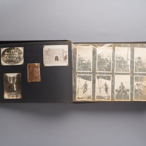 (Graphic content!) A photo album with views of China and Southeast Asia, incl. French military presence, wartime scenes and executions, 20th C. — photo 4