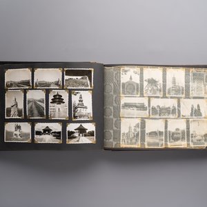 (Graphic content!) A photo album with views of China and Southeast Asia, incl. French military presence, wartime scenes and executions, 20th C. — photo 42