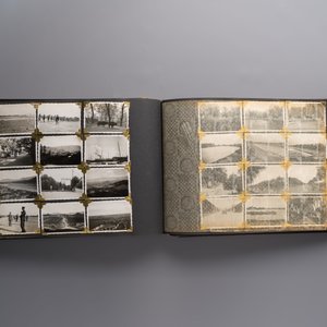 (Graphic content!) A photo album with views of China and Southeast Asia, incl. French military presence, wartime scenes and executions, 20th C. — photo 54