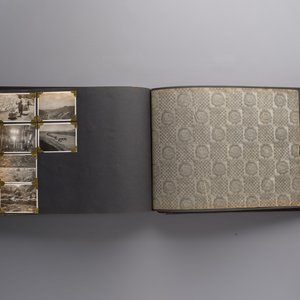 (Graphic content!) A photo album with views of China and Southeast Asia, incl. French military presence, wartime scenes and executions, 20th C. — photo 58