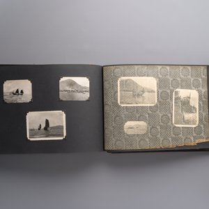 (Graphic content!) A photo album with views of China and Southeast Asia, incl. French military presence, wartime scenes and executions, 20th C. — photo 63