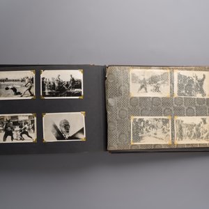 (Graphic content!) A photo album with views of China and Southeast Asia, incl. French military presence, wartime scenes and executions, 20th C. — photo 67
