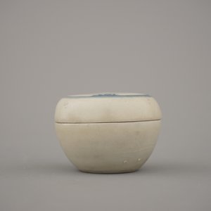 Groep van 4 voorwerpen in Chinees porselein, Ming-dynastie — foto 12