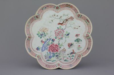 Groot lotusvormig dienblad in Chinees porselein, famille rose, 18e eeuw