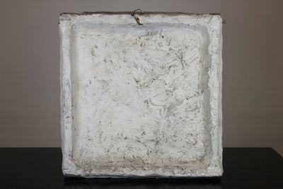 Groot wapenschild van Hoeke, plaaster, kunstatelier De Wispelaere, Brugge, 1e helft 20e