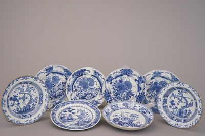 Groupe de 8 assiettes en porcelaine de Chine, bleu et blanc, 18e