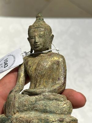Groupe de cinq figures de Bouddha en bronze, Thaïlande et Indonésie, 8/17ème — photo 22