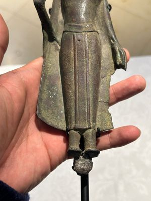Groupe de cinq figures de Bouddha en bronze, Thaïlande et Indonésie, 8/17ème — photo 7
