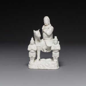 Groupe de Guandi à cheval accompagné de deux gardiens en porcelaine blanche de Dehua, Chine, Kangxi — photo 1