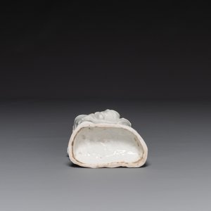 Groupe de Guandi à cheval accompagné de deux gardiens en porcelaine blanche de Dehua, Chine, Kangxi — photo 6