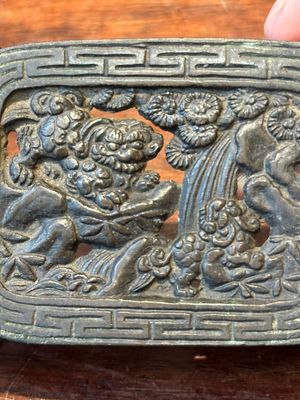 Groupe de quatre objets de bureau d'érudit en bronze, marque Shi Sou 石叟, Chine, Ming/Qing — photo 8