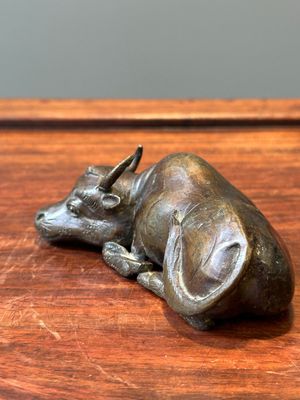 Groupe de quatre presse-papiers en bronze doré, Chine, Ming/Qing — photo 19