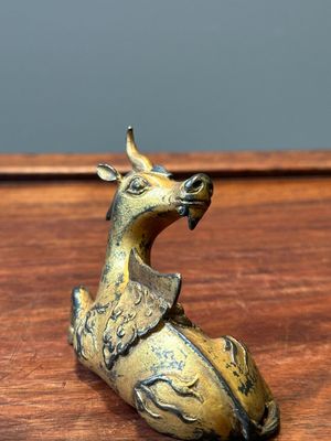 Groupe de quatre presse-papiers en bronze doré, Chine, Ming/Qing — photo 31
