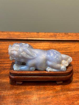 Groupe de sculptures en lapis-lazuli, quartz rose et autres pierres précieuses, Chine, 19/20ème — photo 73