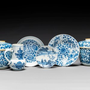 Groupe de six pièces en porcelaine de Chine bleu et blanc, Kangxi — photo 1