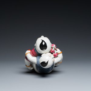 Groupe en porcelaine de Chine famille rose figurant deux garçons, marque Zhu Mao Ji Zao 朱茂記造, République — photo 6