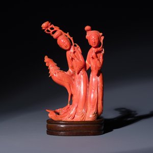 Groupe figurant deux femmes au phénix en corail rouge, Chine, 19/20ème — photo 1