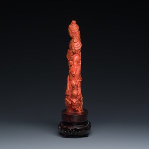 Groupe figurant deux femmes aux fleurs de lotus en corail rouge, Chine, 19/20ème — photo 4